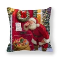 Kissenhülle aus Pfirsichhaut-Samt mit Weihnachtsmann-Motiv und Wunschliste auf weißem Grund - Weihnachtsmann überprüft die Liste (6)