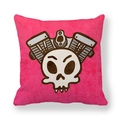 Detail des rosa Kissenbezugs mit Textur und dem Cartoon-Totenkopf-Motor-Design - 45x45 cm / V-Twin Motor Totenkopf (17)