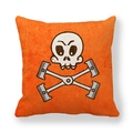 Cartoon-Totenkopf und gekreuzte Kolben auf orangefarbenem Kissenbezug aus Pfirsichhaut - 45x45 cm / Mechanischer Kolbentotenkopf (21)