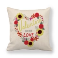 Detalle de funda de cojín de lino con diseño floral de corazón y texto de San Valentín - Patrón Corazón de Flores de San Valentín (8) / 45x45cm