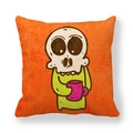Cartoon-Skelett in grünem Shirt auf orangefarbenem Pfirsichhaut-Kissenbezug - 45x45 cm / Trinkender Totenkopf (8)