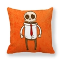 Oranger quadratischer Kissenbezug mit Cartoon-Totenkopf im Hemd und roter Krawatte - 45x45 cm / Business-Totenkopf (9)