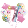 Einhorn-Party-Set mit Regenbogen-Zahl 7 Ballon und Sternballons auf weißem Hintergrund - Einhorn Nummer 7 Set