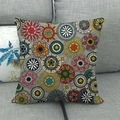 Housse de coussin en lin à motif mandala coloré avec un design géométrique sur canapé - Housse Uniquement / Mandala Coloré (13)