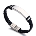Geflochtenes Lederarmband für Herren mit polierter Edelstahlplatte auf weißem Hintergrund - Geflochtener Stil Mit Polierter Edelstahlplatte / Schwarz/Silber