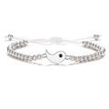 Dettaglio del bracciale intrecciato Tai Chi con ciondolo yin yang bianco e perline - Argento
