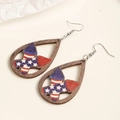 Pendientes de madera en forma de gota con cohetes de bandera de EE. UU. y estrellas - Cohete