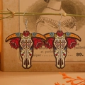 Boucles d'oreilles pendantes crâne de taureau et rose rouge style western - Style Tête de Taureau Rose Crâne / Rouge