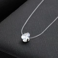 Collier fil de pêche invisible avec pendentif zircon en forme de poire et serti argenté - Goutte d’eau