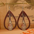 Boucles d'oreilles en bois goutte d'eau avec luth vintage et imprimé floral - Instrument Pipa