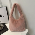 Schicke rosa Kunstpelz-Achseltasche mit weicher Plüschtextur für modische Herbstoutfits - Rosa