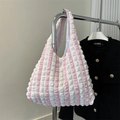 Borsa tote a righe rosa e bianche in tessuto popcorn con trama increspata e manici - Rosa