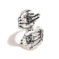 Retro punk skull hand ring in oxidized silver finish with hip hop gothic design - One Size / Silver