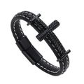 Punk-Lederarmband für Herren mit Kreuz und Magnetverschluss auf weißem Hintergrund - Schwarz