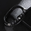 Herren Lederarmband geflochten mit schwarzen Lavasteinen und silbernem Metallakzent - Schwarz