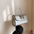 Mini sac carré argenté avec boucle nœud métallique et texture effet craquelé - Argenté