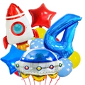 Detail van astronautenfeestset met raket-, UFO- en blauwe nummer 4 aluminium ballonnen - Ruimte Nummer 4