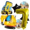 Baustellen-Party-Set mit Bagger-Ballon und goldener Sieben auf weißem Hintergrund - Nummer 7 Thema