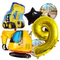 Detailansicht von Zahl 9 Ballon und Bagger-Folienballons für den 9. Kindergeburtstag - Nummer 9 Thema