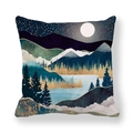 Détail de la taie d'oreiller texture marbre avec motifs de montagne et forêt dorée - Lac par Nuit de Lune Calme (38)