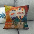 Detailstruktur des quadratischen Leinenkissenbezugs mit Ölgemälde-Heißluftballon-Design - Over Water Flight Oil Painting (18) / 45x45 cm