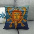 Dettaglio della fodera per cuscino con stampa di creature marine su fondo effetto legno blu - Stile Aragosta Rossa (4)