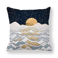 Housse de coussin moderne effet marbre avec lune dorée et paysage de montagne étoilé - Ciel Étoilé Vague Dorée (16)
