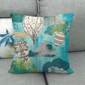 Quadratischer Kissenbezug aus Leinen mit Heißluftballon- und Wolkenmuster in Blau - Vintage Clouds and Balloon (9) / 45x45 cm