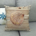 Decoratieve linnen kussenhoes met schelpprint en vintage houten achtergrond - Spiraalvormige Schelp Stijl (3) / 45x45 cm