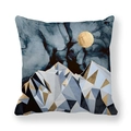 Housse de coussin en peau de pêche avec motif marbre bleu et design lune dorée - Lune de Montagne Géométrique Angulaire (26)