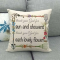 Garten-Leinenkissenbezug mit Blumenmustern und Gartenwerkzeugen auf einem grauen Sofa - Gartenwerkzeuge Floral Inspirierend (3)