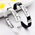 Schwarzes und weißes Silikon-Schütze-Sternzeichen-Armbandset mit Edelstahl-Plakette - Schütze
