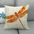 Leinen-Kissenbezug mit Aquarell-Libellen-Motiv und Vintage-Muster auf grauem Sofa - Orange Kunst Libelle (11) / 45x45cm