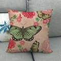 Housse de coussin en lin avec motif vintage de papillon et fleurs sur canapé gris - Style Papillon Vert Jaune Fleurs Rouge Rose (3)