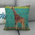 Leinen-Kissenbezug mit Aquarell-Giraffenmotiv und grünen geometrischen Mustern - 45x45cm