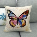 Funda de cojín de lino con estampado de mariposa en acuarela sobre sofá de tela - Mariposa Degradada Roja Azul (2)