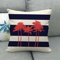 Détail de la housse de coussin en lin à rayures bleues et silhouette de palmier rouge - Rayures Bleu Foncé Palmiers Rouges (11)