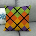 Coussin décoratif carré en lin avec motif géométrique coloré sur un canapé gris - Grille Diagonale Multicolore Pop Art (14)