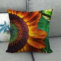 Dettaglio ravvicinato della stampa girasole su federa per cuscino in lino rustico - 45*45cm / Girasole Realistico (9) / Multicolore