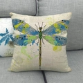 Détail d'une housse de coussin en lin vintage avec libellule aquarelle et imprimé rétro - Libellule Aquarelle Bleu Vert (Style 3)