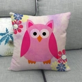 Federa per cuscino decorativo con gufo rosa e motivi floreali su divano grigio - Tipo standard / Gufo Rosa