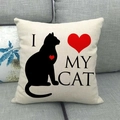 Detailaufnahme von Leinen-Kissenbezug mit Katzen-Silhouette und I Love My Cat Text - I And My Cat Slogan (8)