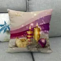 Λεπτομέρεια λινής μαξιλαροθήκης με κεριά Merry Christmas και εορταστική διακόσμηση - Χριστουγεννιάτικα Κεριά (2)
