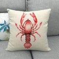 Détail de l'imprimé homard rouge aquarelle sur la housse de coussin en lin carré - Red Lobster Style (18) / 45x45 cm