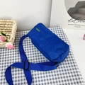 Sac bandoulière bleu roi en nylon avec large bandoulière réglable et style décontracté - Bleu