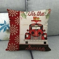 Detail eines Kissenbezugs aus Leinen mit rotem Vintage-Truck und Text 'Tis the Season - 45x45 cm / Rot-Schwarz Karierter Weihnachtslastwagen Stil (4)