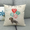 Détail de la texture en lin de la housse de coussin teckel avec imprimé coloré - Style Teckel Avec Ballons