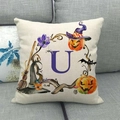 Dettaglio della federa per cuscino di Halloween con lettera U viola, zucca e pipistrello - Lettera U Viola (21) / 45x45cm