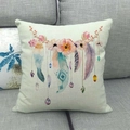 Funda de cojín de lino con corona floral bohemia y diseño de plumas coloridas - 45cmx45cm / Plumas de Colores y Gemas (2)