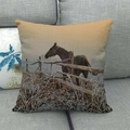 Fodera per cuscino in cotone e lino con stampa vintage di cavalli da corsa - 45x45cm / Cavallo dietro la Recinzione (2)